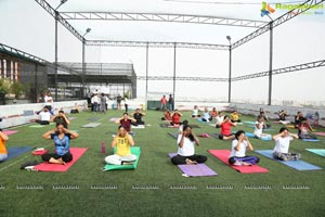 iFit Studio Yoga Day