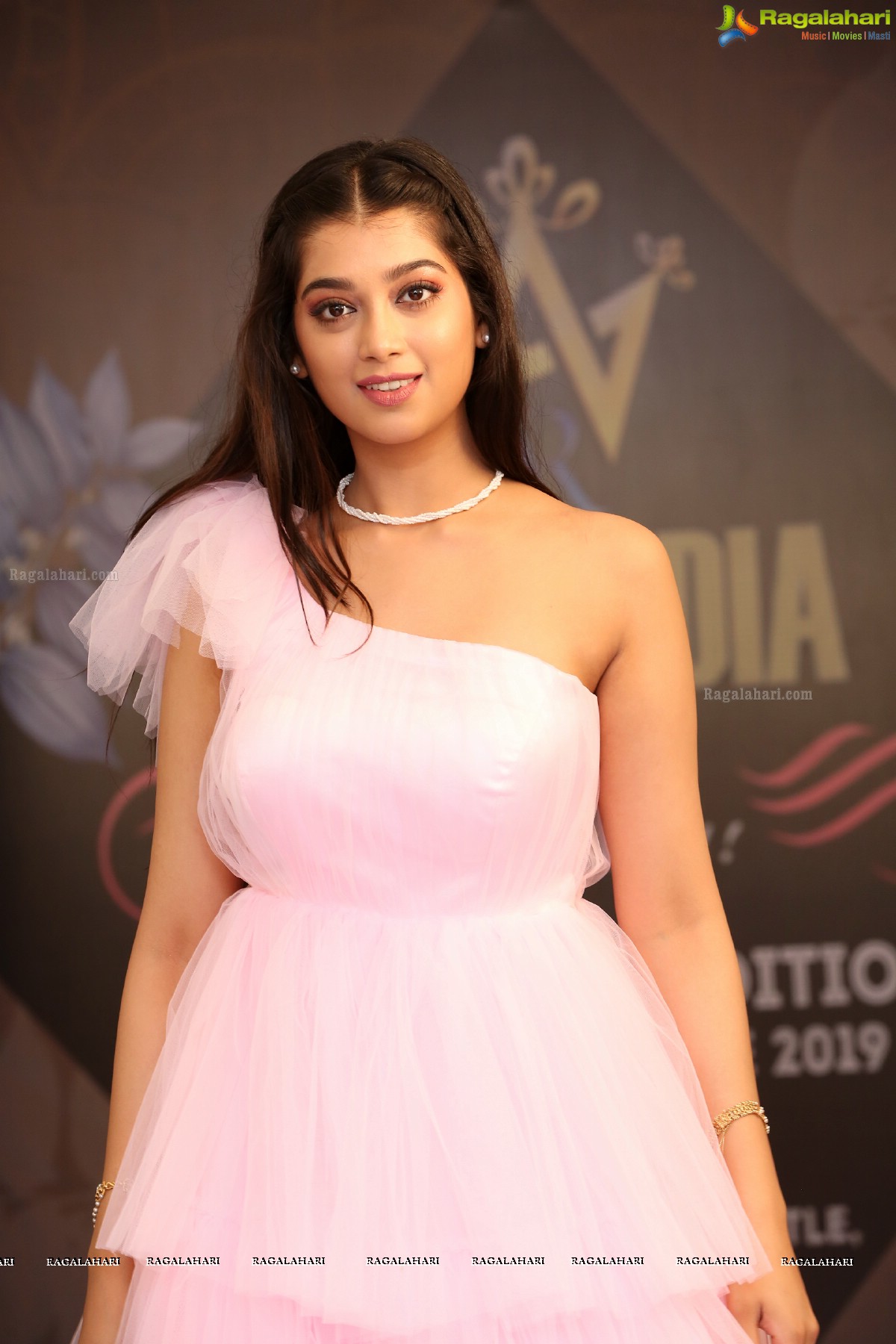 AR Mrs India 2019 Hyderabad Auditions at Amrutha Castle