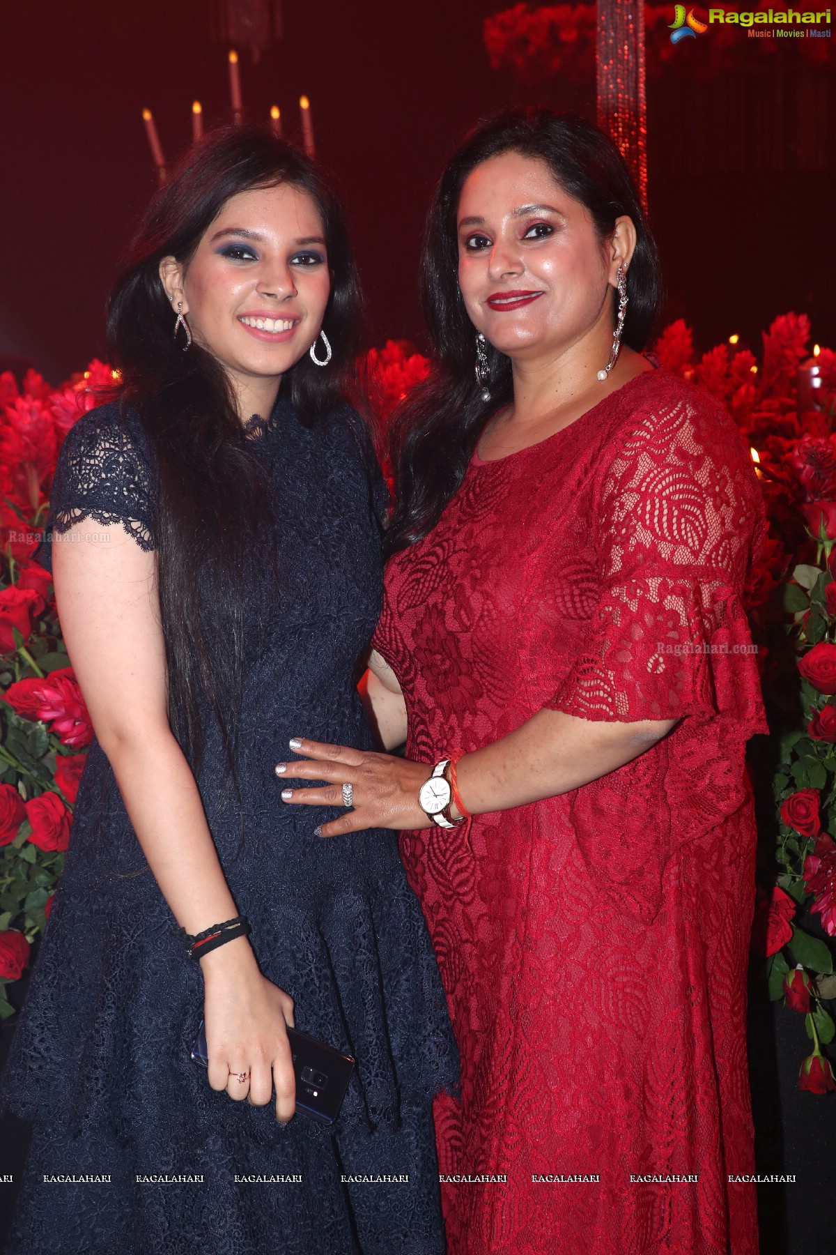 Ashu Gauri & Vicky Gauri Silver Wedding Anniversary at Anvaya Convention