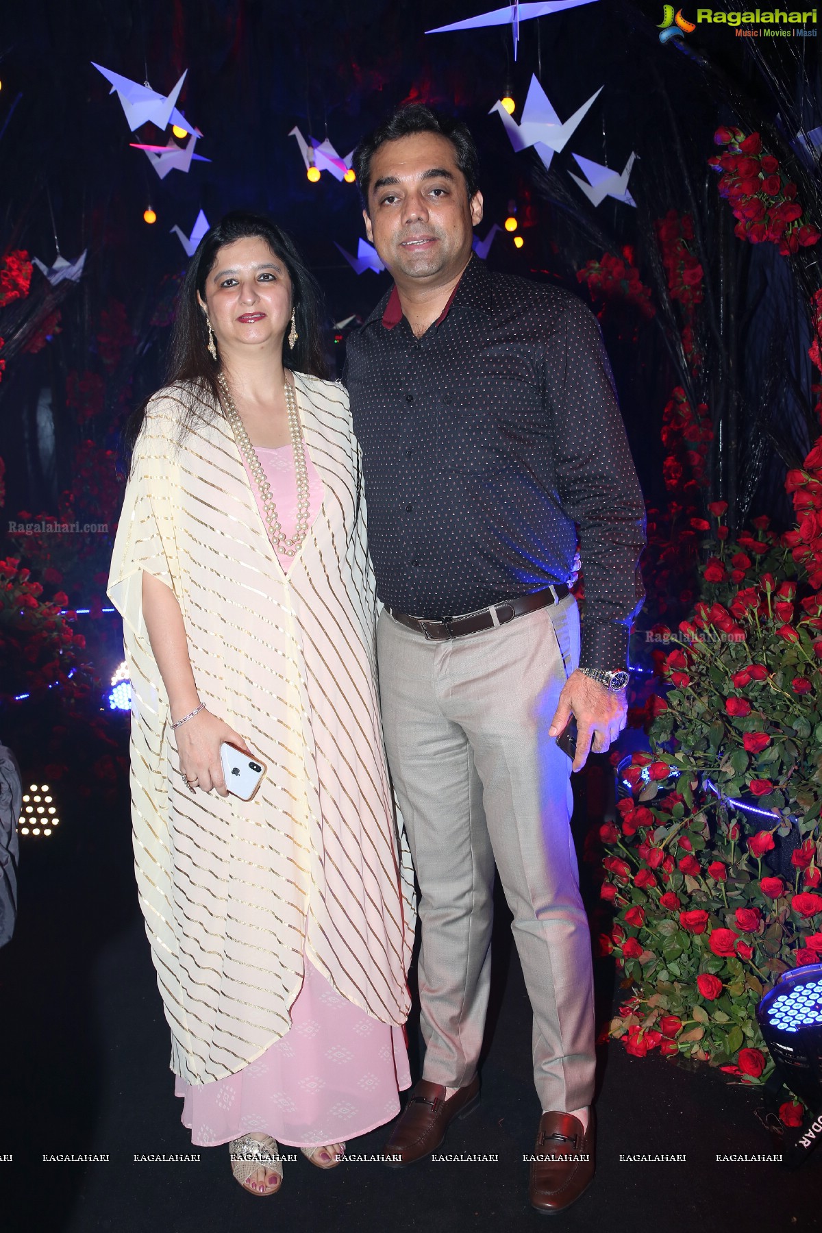 Ashu Gauri & Vicky Gauri Silver Wedding Anniversary at Anvaya Convention