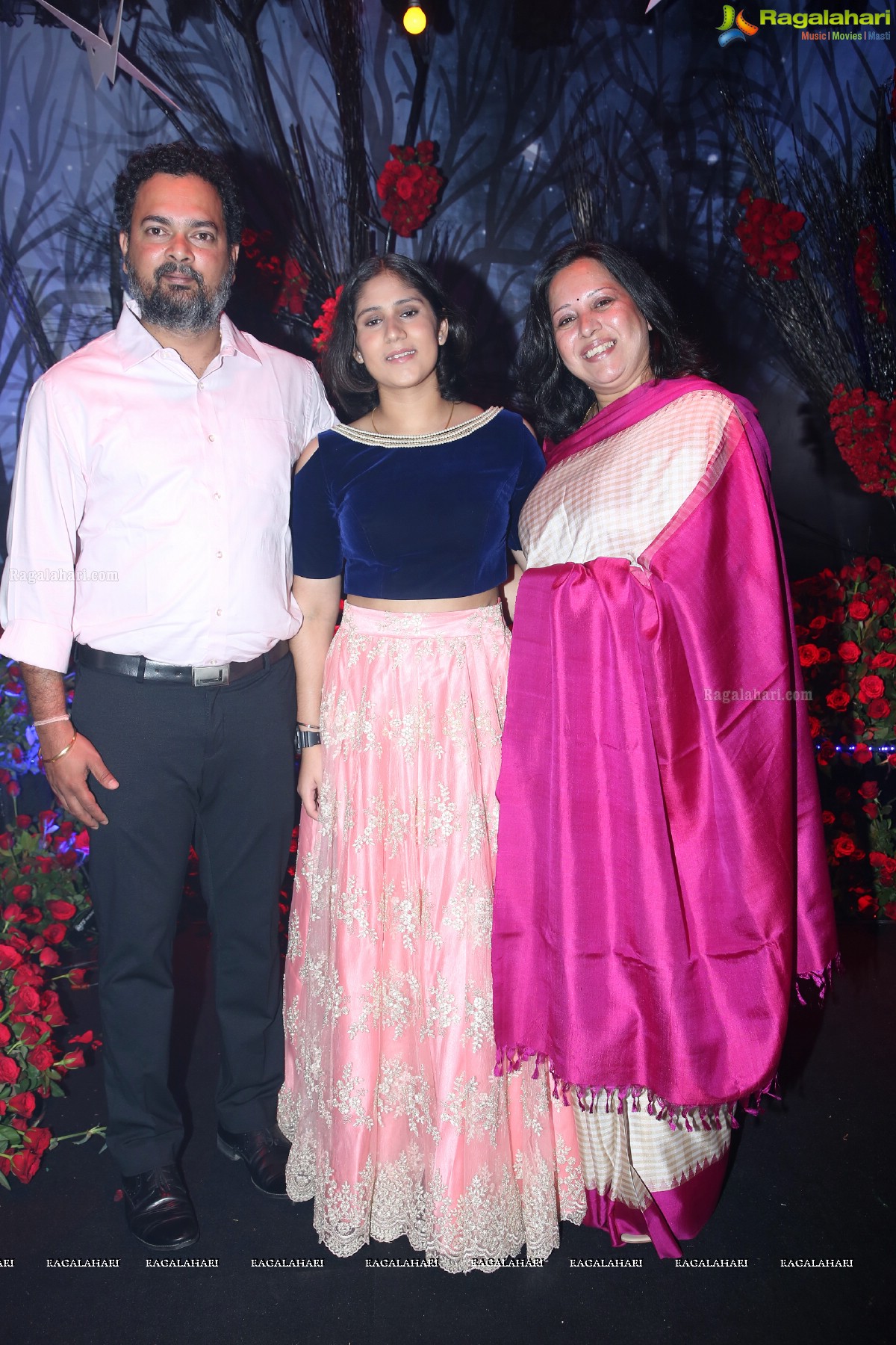 Ashu Gauri & Vicky Gauri Silver Wedding Anniversary at Anvaya Convention