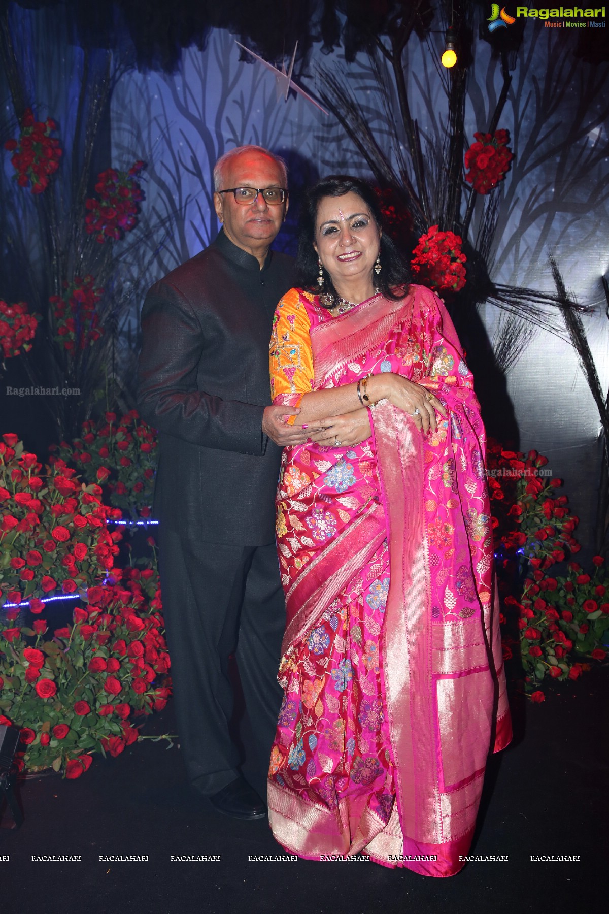 Ashu Gauri & Vicky Gauri Silver Wedding Anniversary at Anvaya Convention