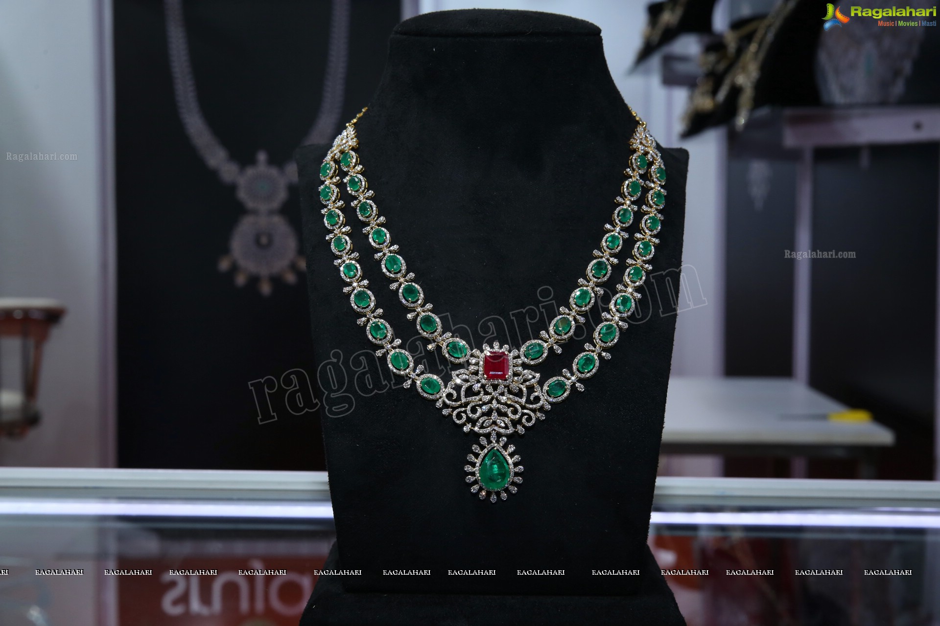 Hyderabad Jewellery, Pearl and Gem Fair Showcases Splendid Collection in its 12th Edition