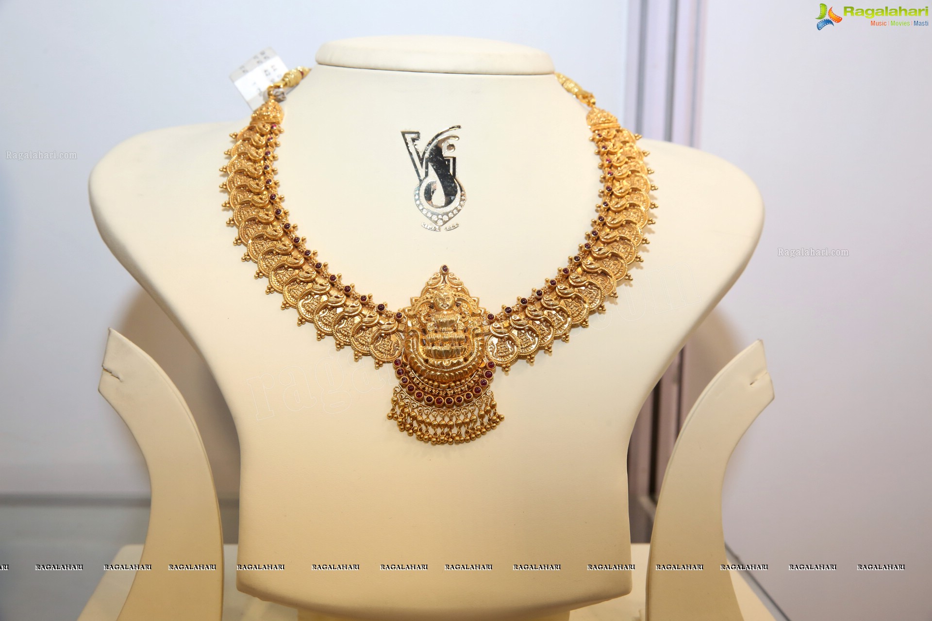 Hyderabad Jewellery, Pearl and Gem Fair Showcases Splendid Collection in its 12th Edition