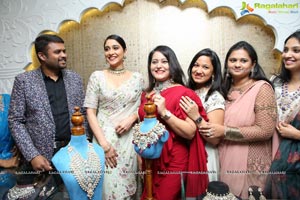 Regina Cassandra Launches Signature Bridal Lounge at Kalasha