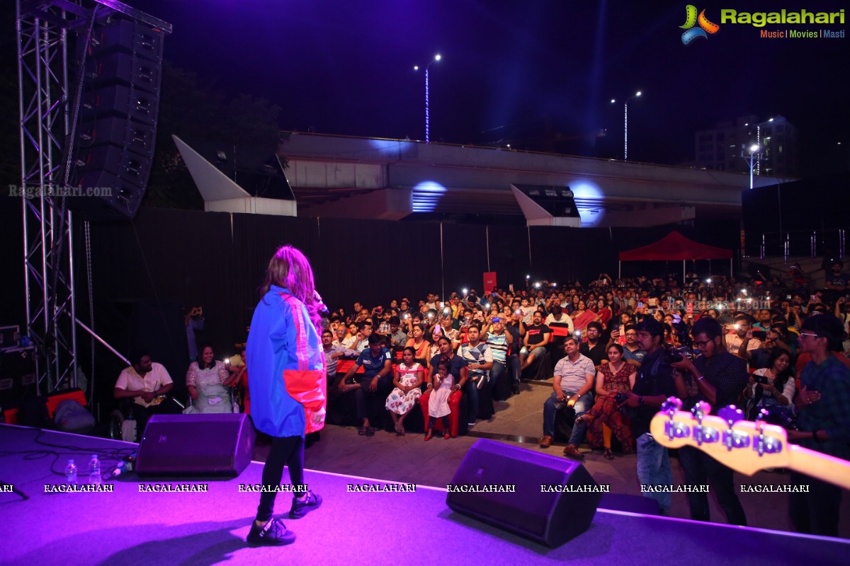 Monali Thakur Live in Concert at Forum Rocks