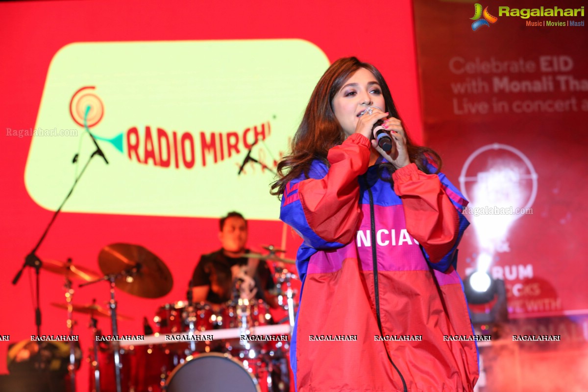 Monali Thakur Live in Concert at Forum Rocks