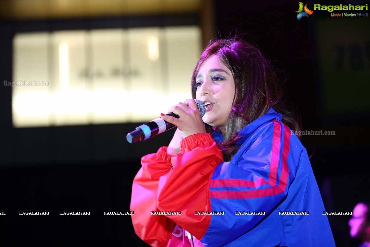 Monali Thakur Live in Concert at Forum Rocks