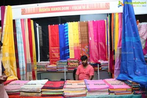 National Silk Expo Kicks Off