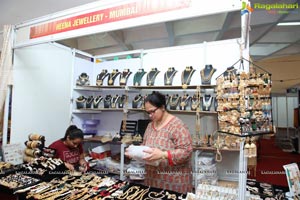 National Silk Expo Kicks Off