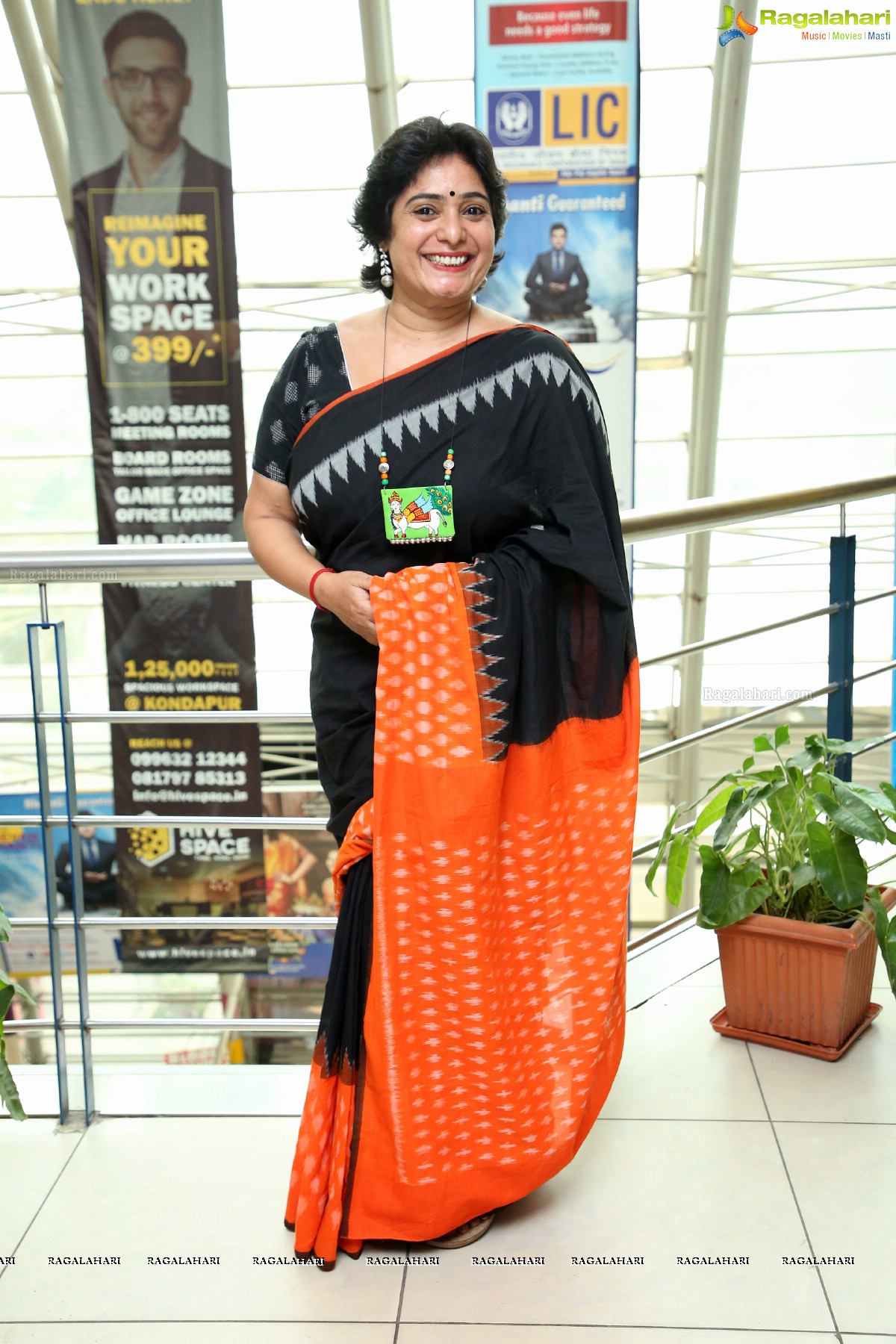 The Global 100 Sarees Pact group Handloom Showcase supporting Mallesham Movie