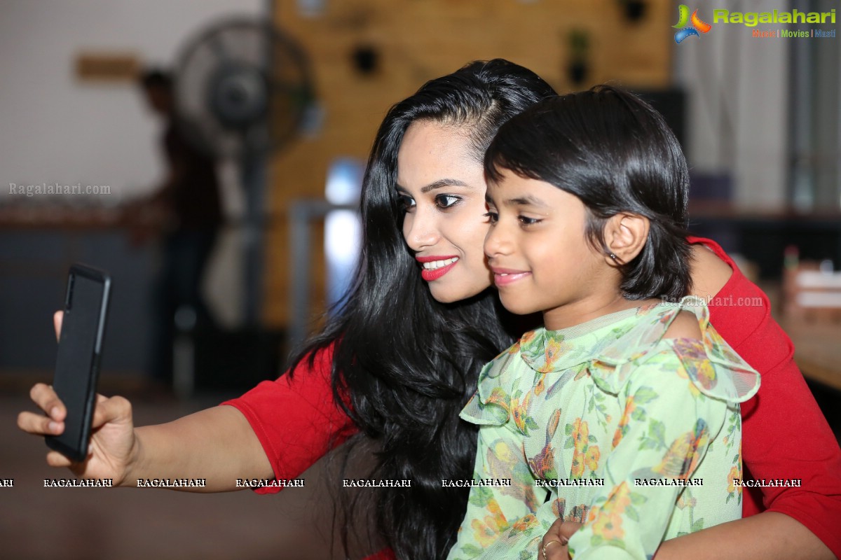 Swetha Reddy Birthday Bash at Sound Garden Cafe