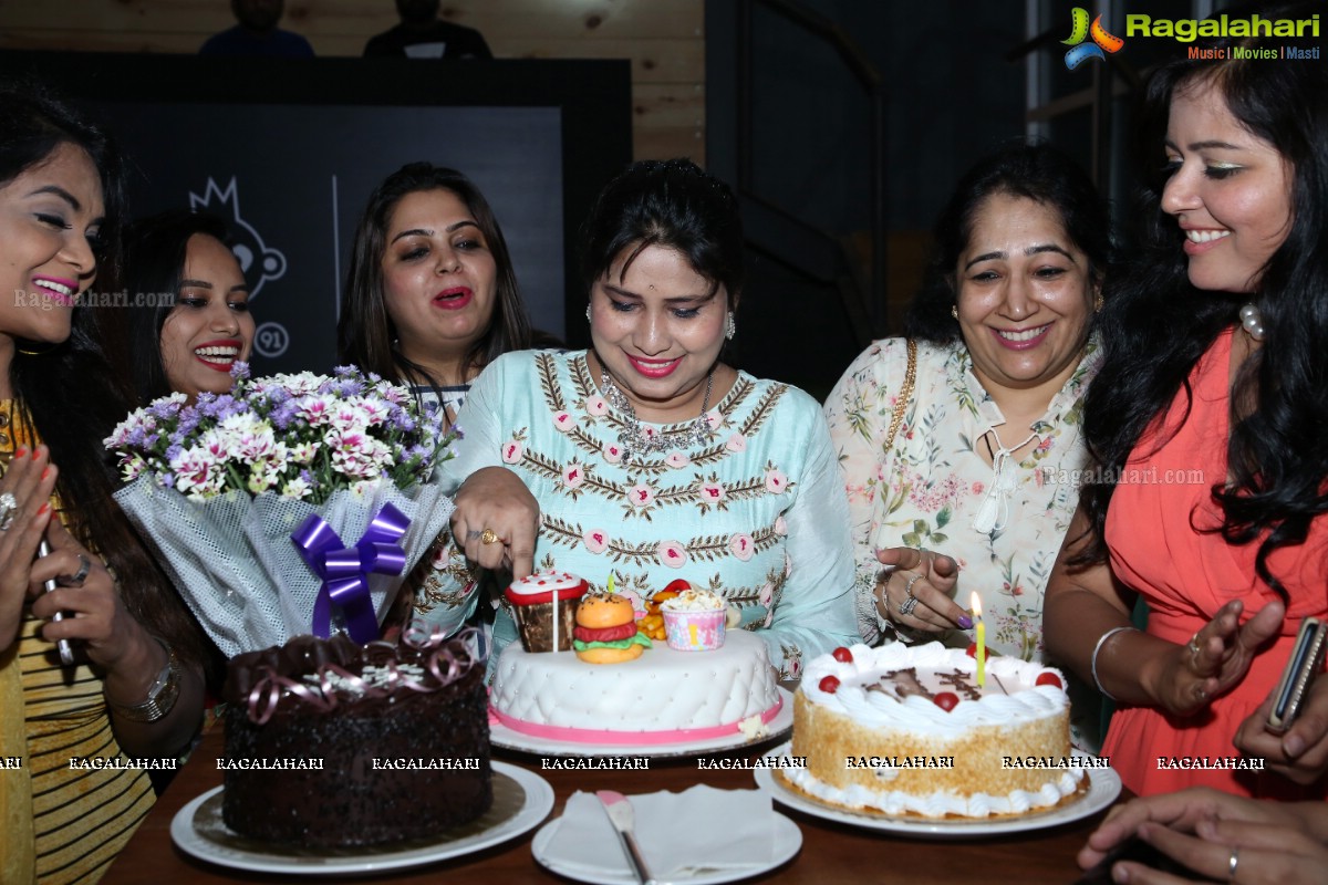 Swetha Reddy Birthday Bash at Sound Garden Cafe