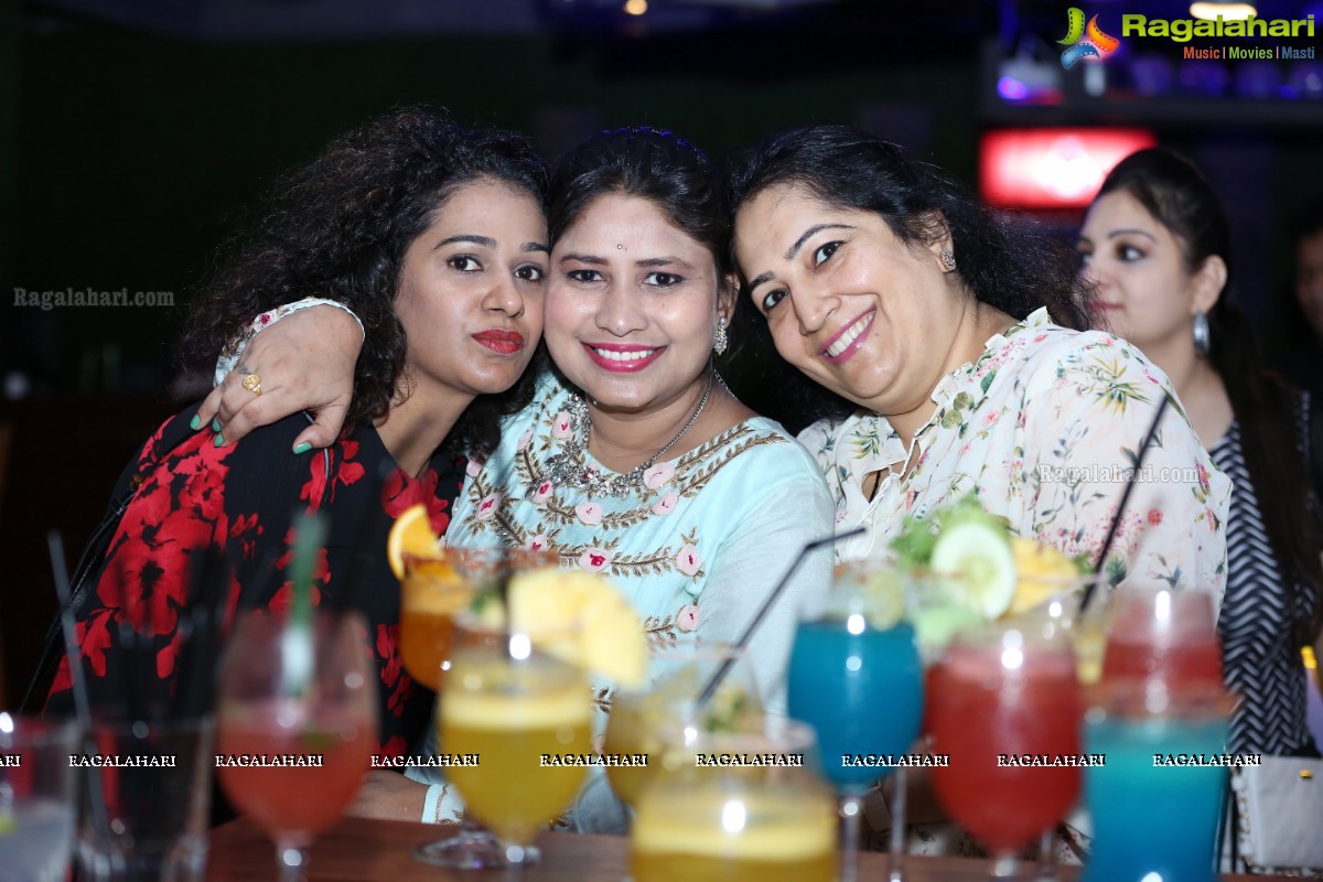 Swetha Reddy Birthday Bash at Sound Garden Cafe