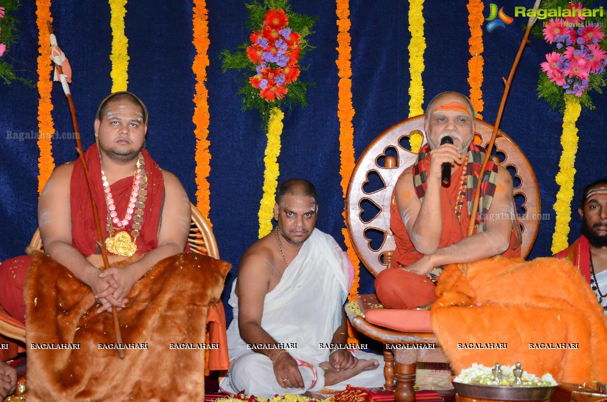 Vishaka Saradha Peetam Sri Swaroopananda Saraswathi, Sri Swathmaanandendra Saraswathi visit Filmnagar Temple