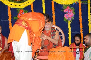 Vishaka Saradha Peetam Swami Visits Filmnagar Temple