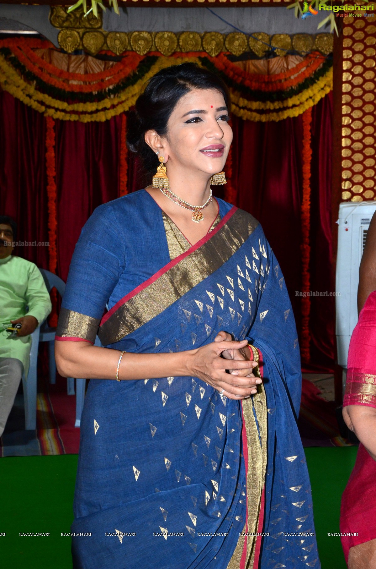 Vishaka Saradha Peetam Sri Swaroopananda Saraswathi, Sri Swathmaanandendra Saraswathi visit Filmnagar Temple