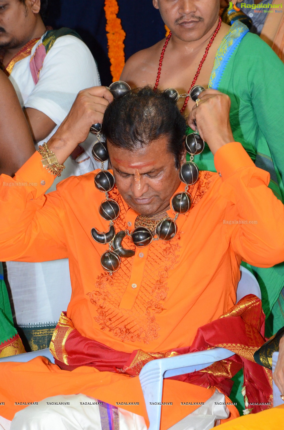 Vishaka Saradha Peetam Sri Swaroopananda Saraswathi, Sri Swathmaanandendra Saraswathi visit Filmnagar Temple