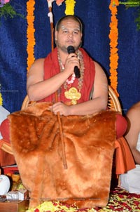 Vishaka Saradha Peetam Swami Visits Filmnagar Temple