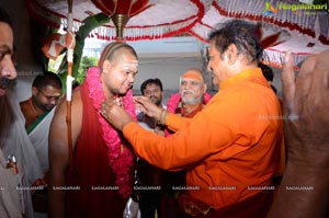 Vishaka Saradha Peetam Swami Visits Filmnagar Temple