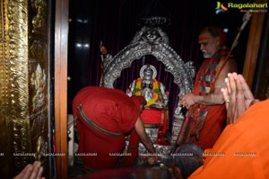 Vishaka Saradha Peetam Swami Visits Filmnagar Temple