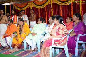 Vishaka Saradha Peetam Swami Visits Filmnagar Temple