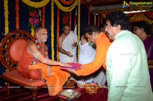 Vishaka Saradha Peetam Swami Visits Filmnagar Temple