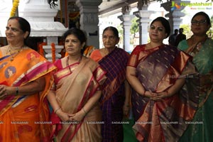 Vishaka Saradha Peetam Swami Visits Filmnagar Temple