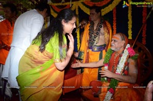 Vishaka Saradha Peetam Swami Visits Filmnagar Temple