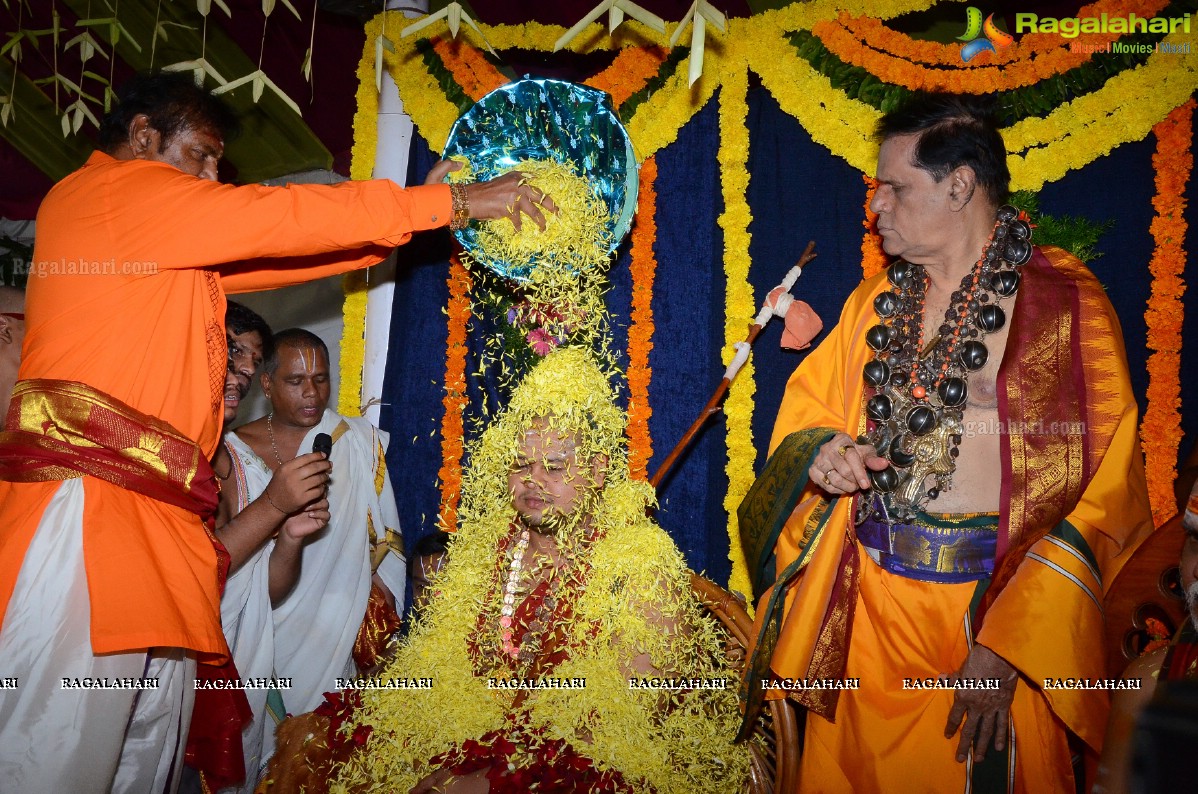 Vishaka Saradha Peetam Sri Swaroopananda Saraswathi, Sri Swathmaanandendra Saraswathi visit Filmnagar Temple