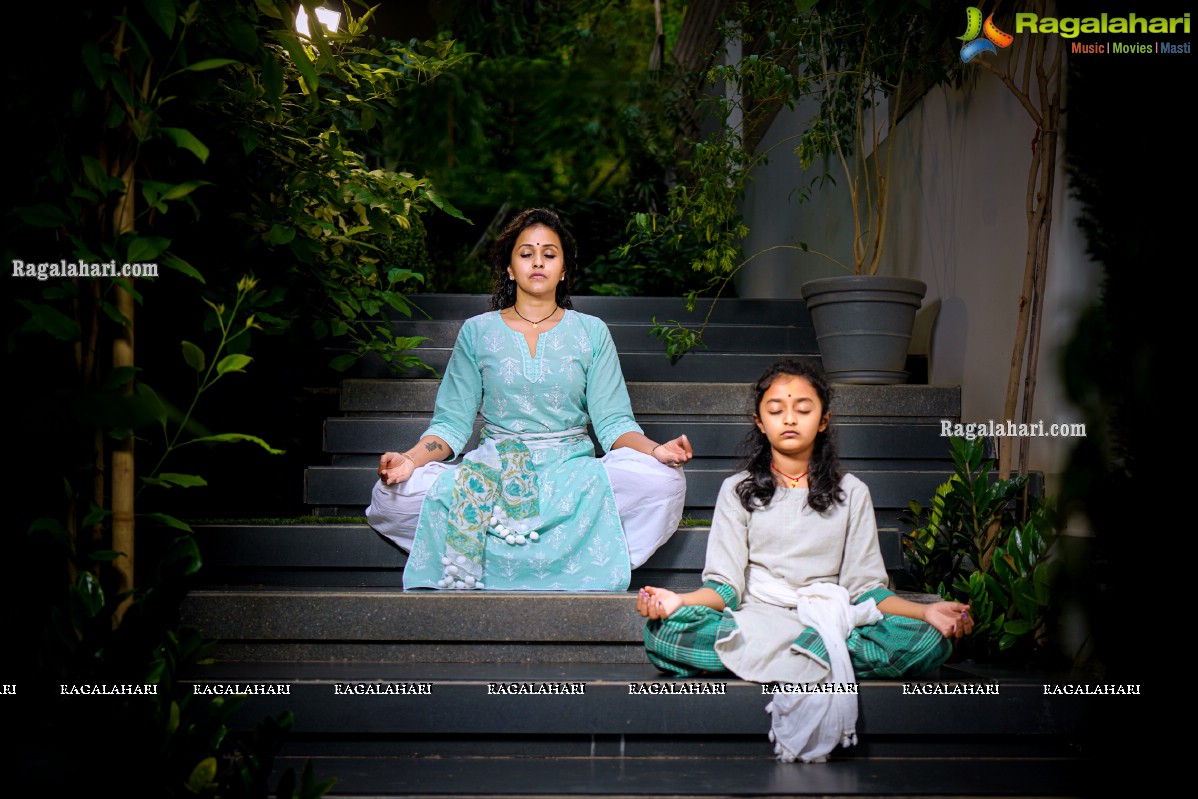 Telugu Pop Singer Smita And Daughter Shivi Yoga Session