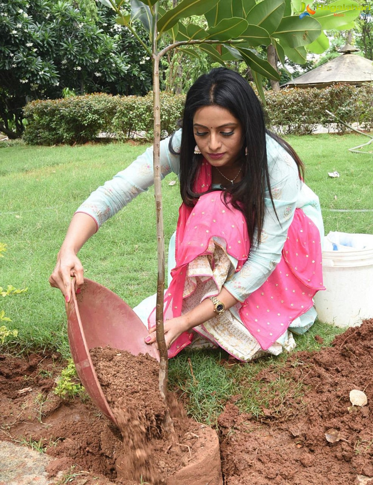 Anchor Udaya Bhanu Takes Up The Green India Challenge