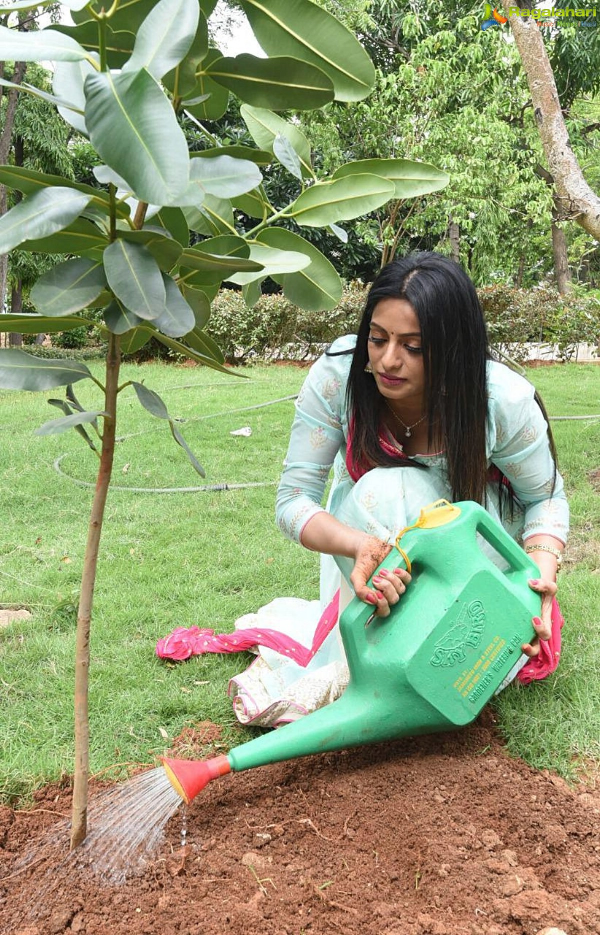 Anchor Udaya Bhanu Takes Up The Green India Challenge