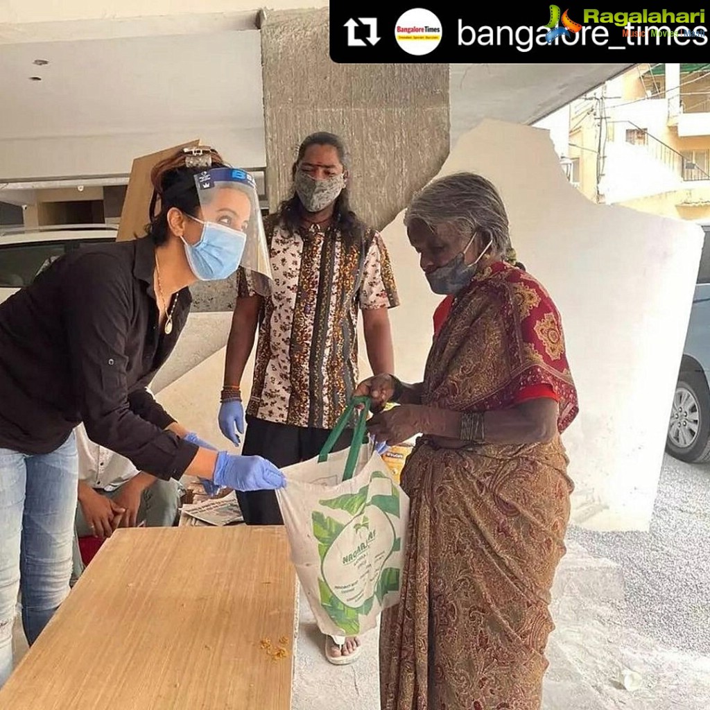 Sanjana Galrani Distributes Food and Essentials