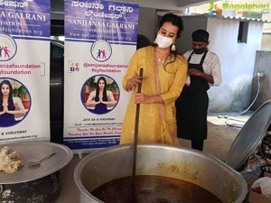 Sanjana Galrani Distributes Food and Essentials