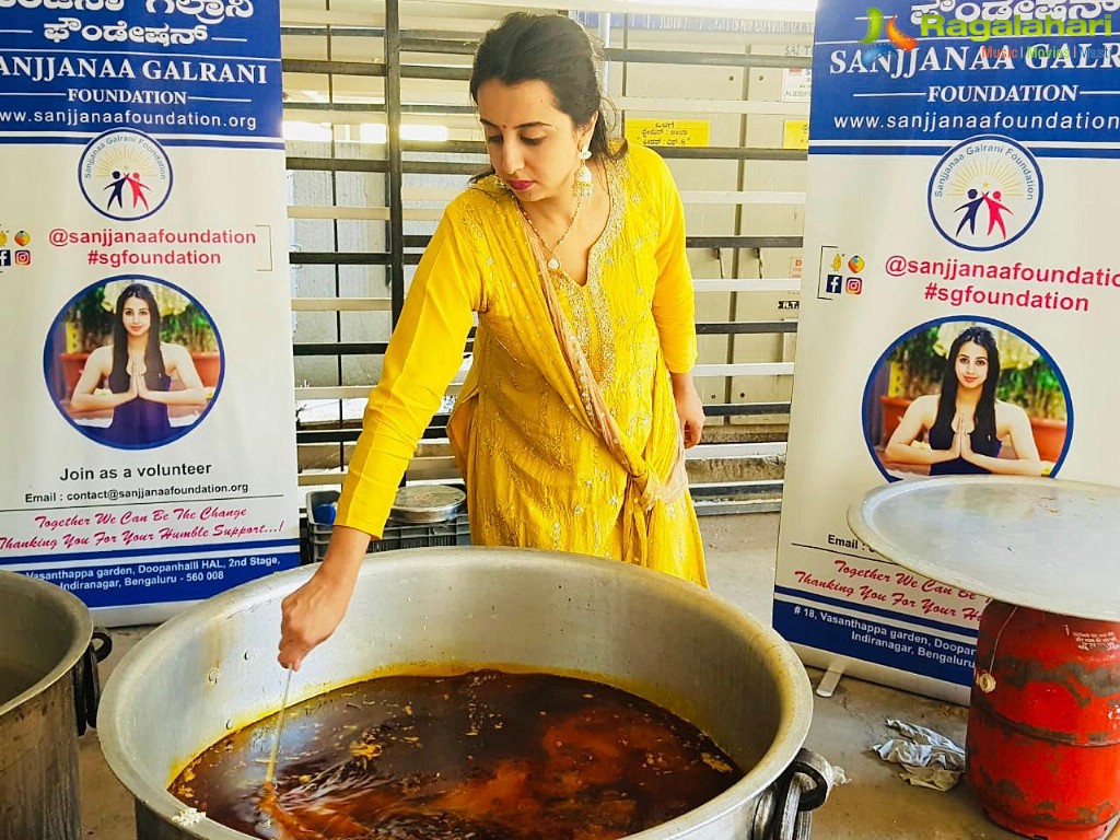 Sanjana Galrani Distributes Food and Essentials