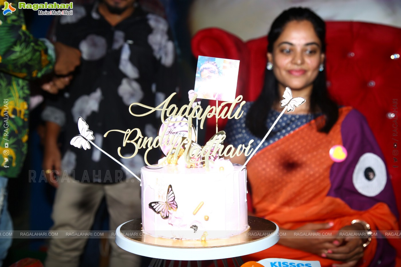 Bigg Boss Telugu Winner Bindu Madhavi Birthday Celebrations at Red Lion