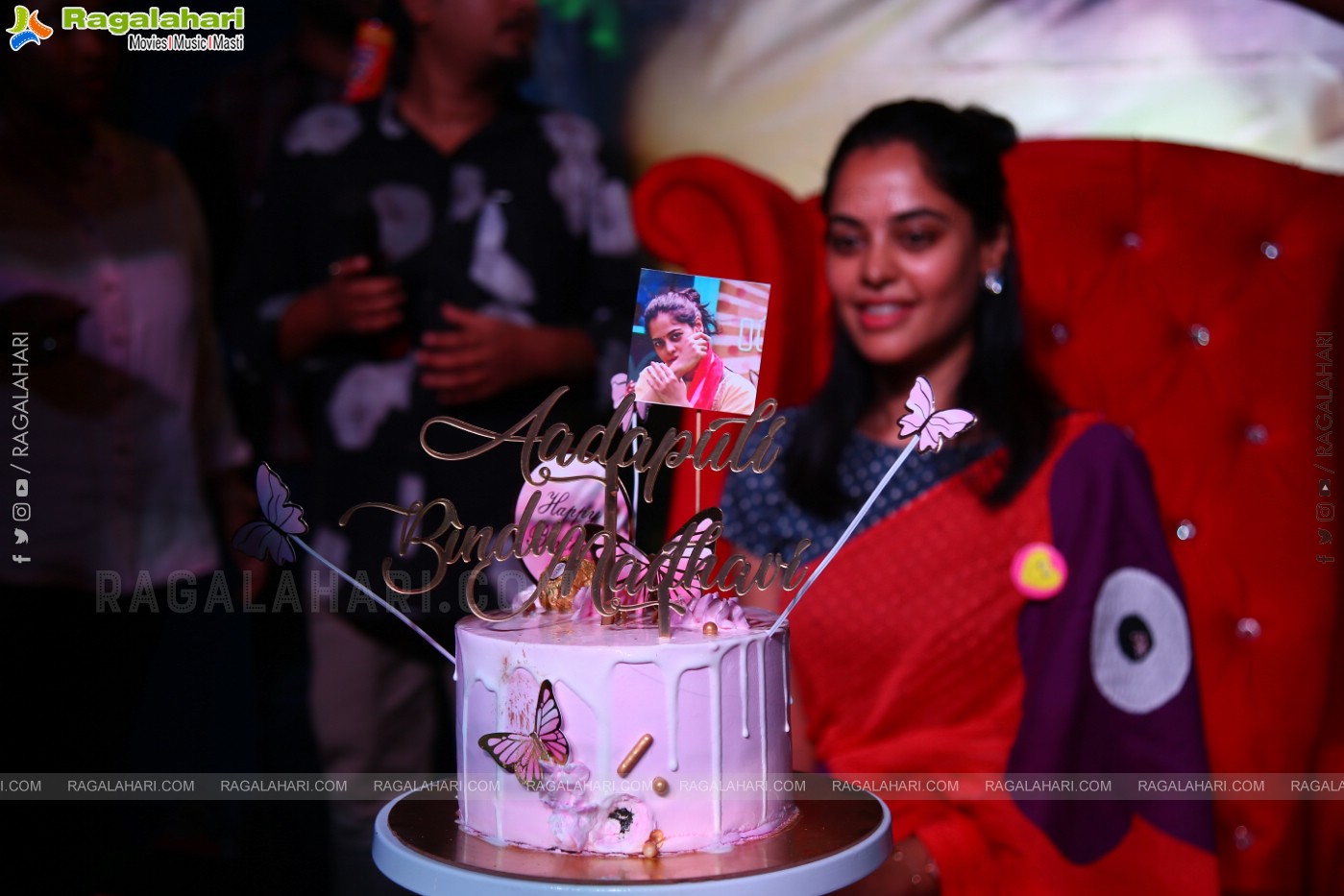 Bigg Boss Telugu Winner Bindu Madhavi Birthday Celebrations at Red Lion