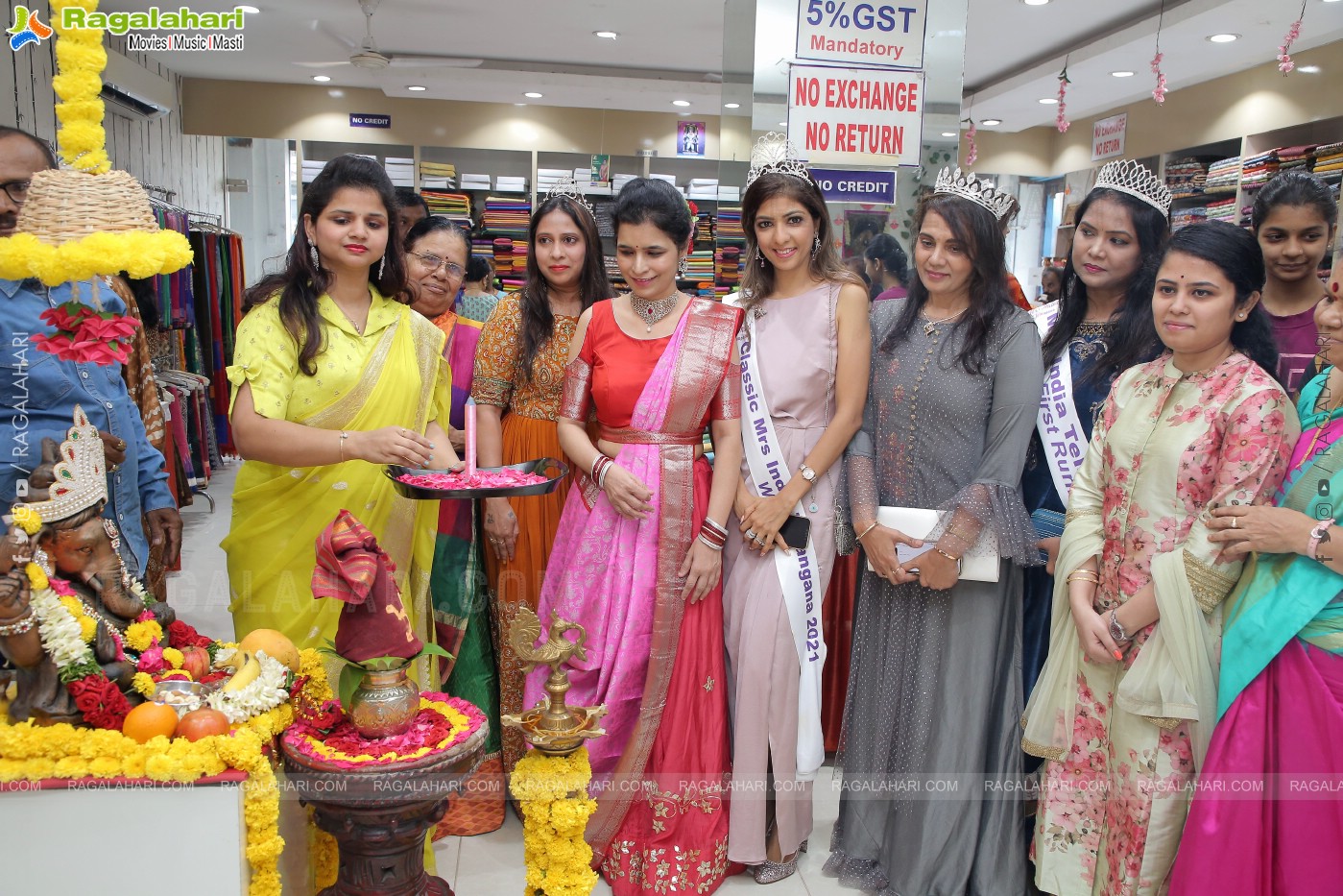 Sri Avanthi Silks 7th Anniversary Celebrations and Models Fashion Walk