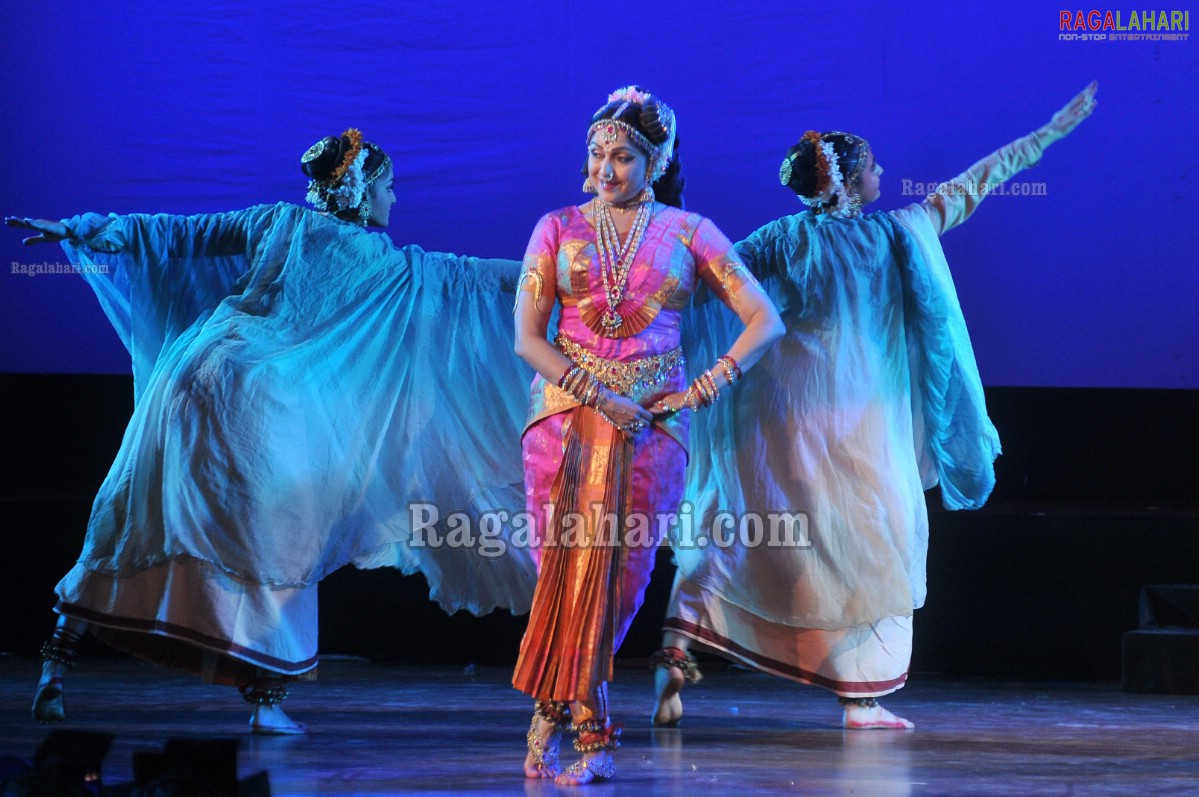 Hema Malini at TSR Awards 2011