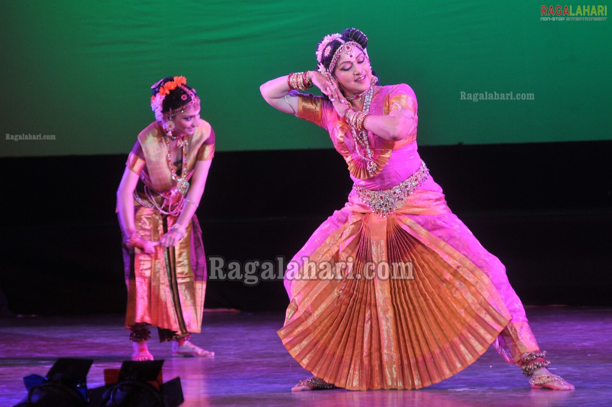 Hema Malini at TSR Awards 2011