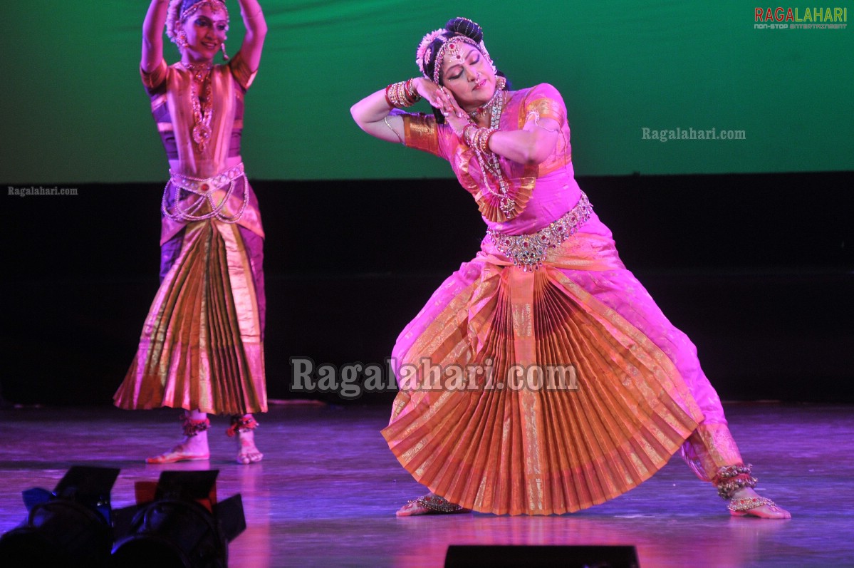 Hema Malini at TSR Awards 2011