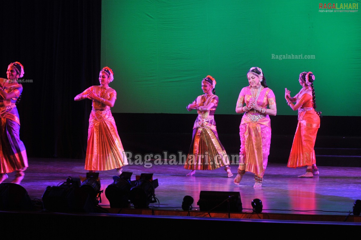 Hema Malini at TSR Awards 2011