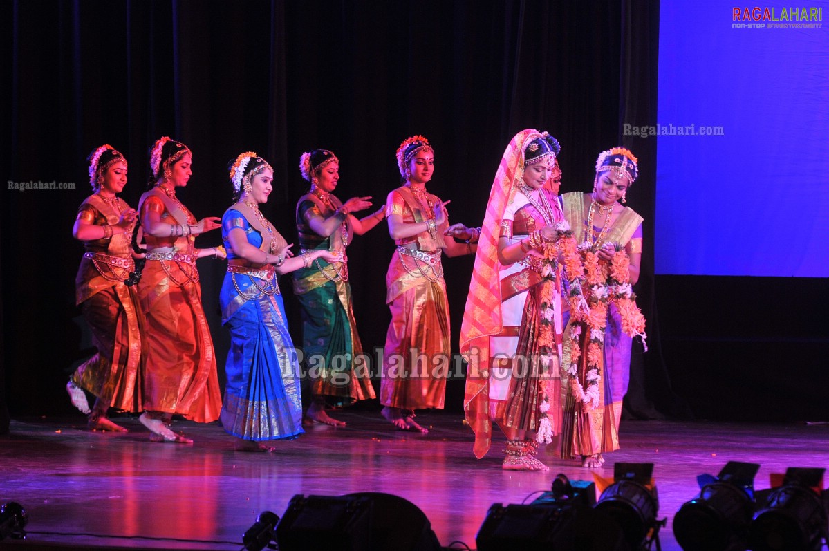 Hema Malini at TSR Awards 2011