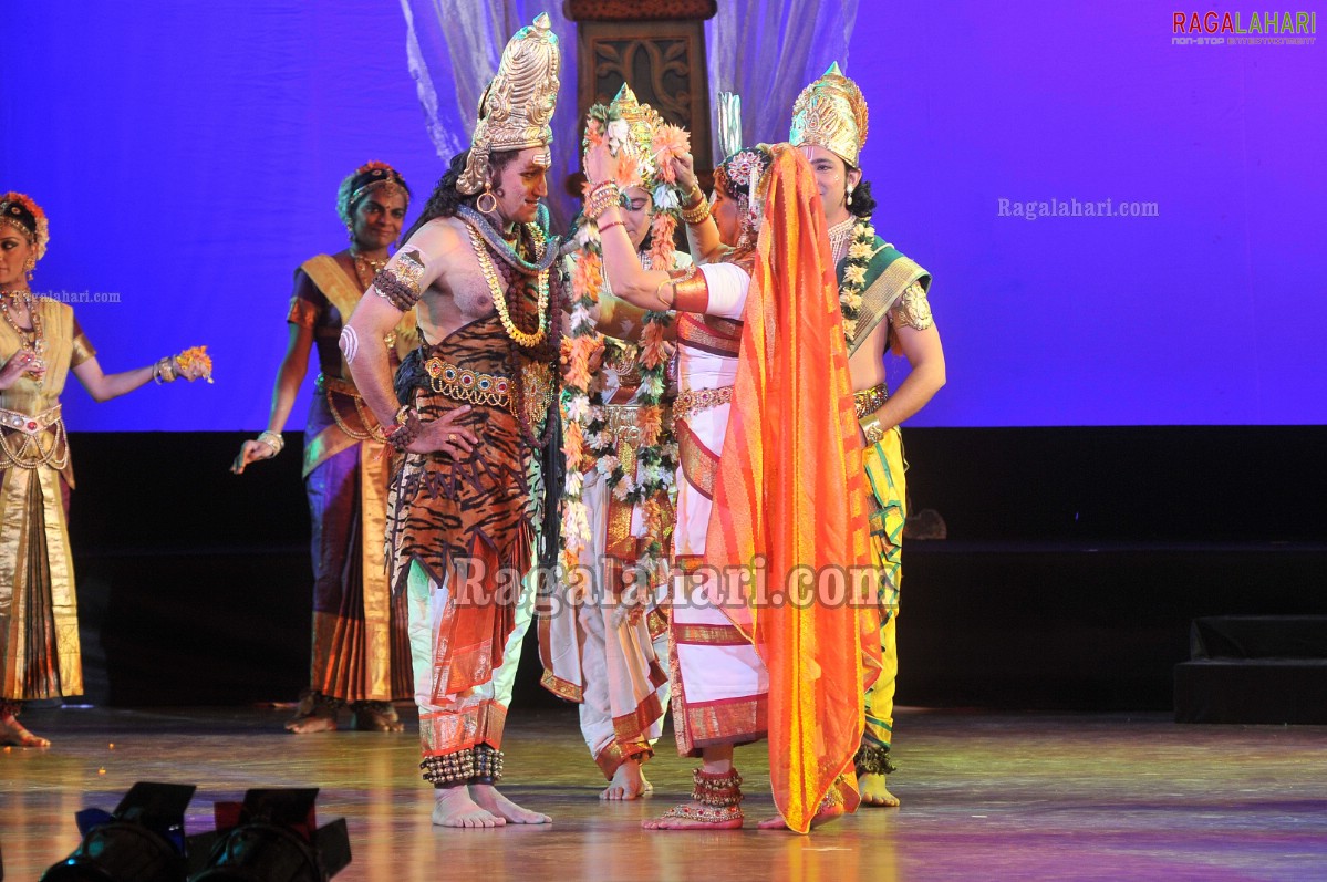 Hema Malini at TSR Awards 2011