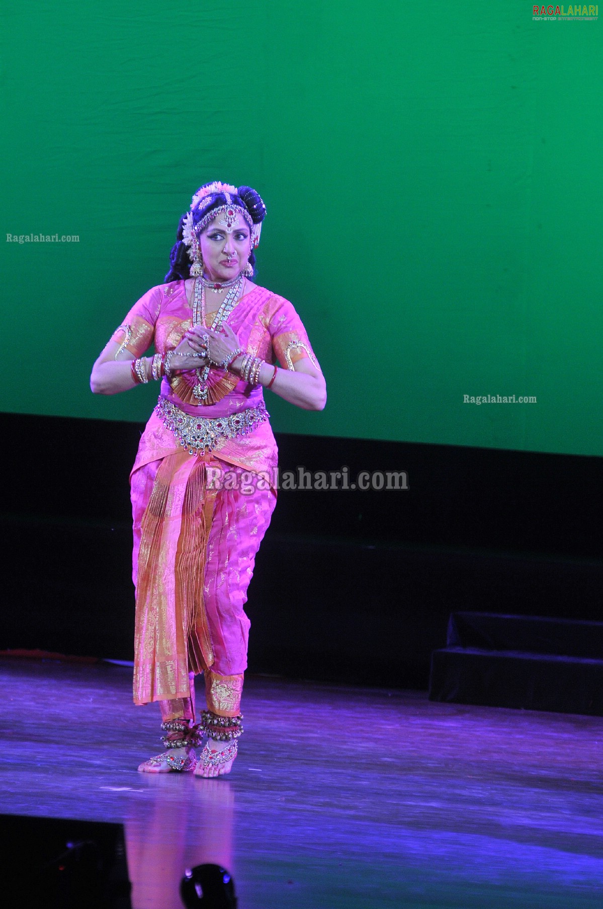 Hema Malini at TSR Awards 2011