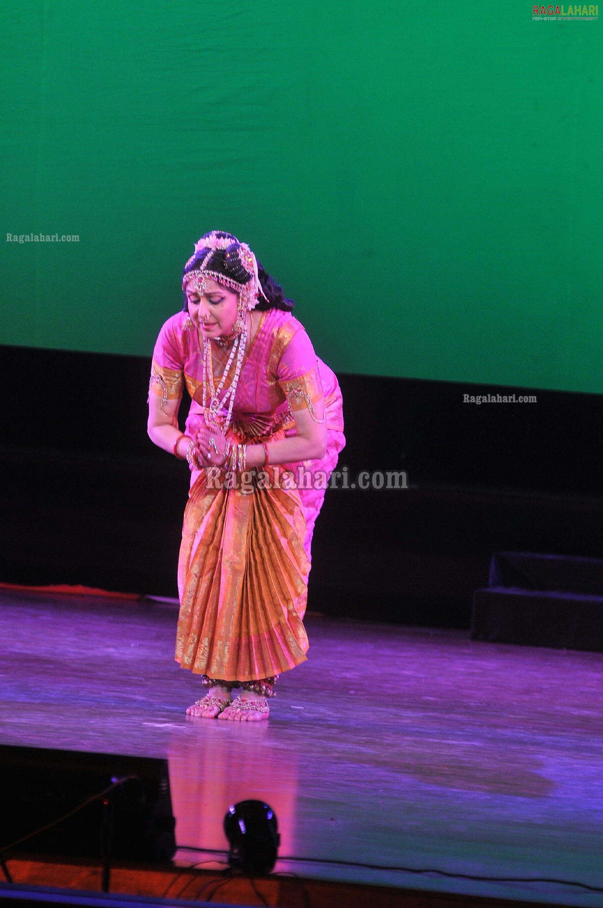 Hema Malini at TSR Awards 2011