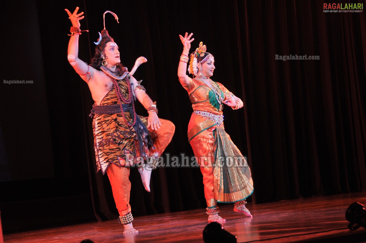 Hema Malini at TSR Awards 2011