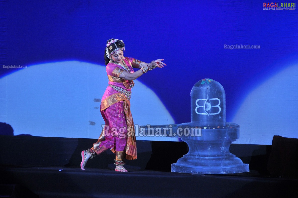 Hema Malini at TSR Awards 2011