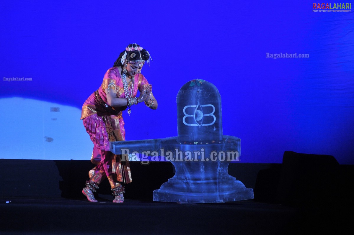 Hema Malini at TSR Awards 2011